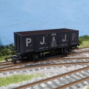 R6818 HORNBY 21 TON MINERAL WAGON 'PJ&JP' No 3619 PROFESSIONALLY WEATHERED