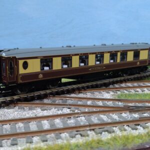 TT4003E HORNBY TT:120 PULLMAN 1ST CLASS KITCHEN COACH 'CYNTHIA' WITH LIGHTS