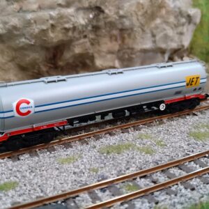 373-563 GRAHAM FARISH BR 102T TEA BOGIE TANK WAGON 'JET-CONOCO' GREY 116