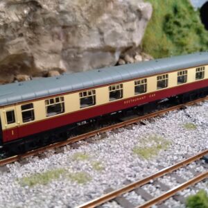 374-807A GRAHAM FARISH BR MK1 RFO RESTAURANT FIRST OPEN COACH CRIMSON CREAM M4