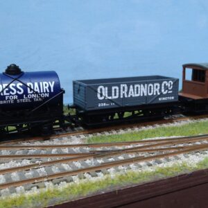 R60047 HORNBY RAILROAD MIXED TRIPLE WAGON PACK 1x TANKER WAGON, 1x 7 PLANK OPEN WAGON 1x 20T BRAKE VAN