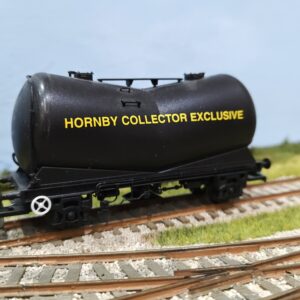 PRE OWNED R6090 HORNBY VEE TANK WAGON HORNBY COLLECTOR EXCLUSIVE