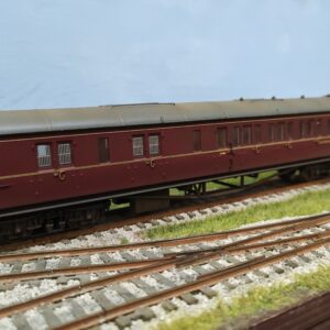 PRE OWNED R4764 HORNBY BR COLLETT CORRIDOR BRAKE 3RD RIGHT HAND COACH MAROON W4935W WEATHERED