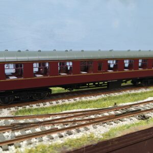 R40519 HORNBY BR MK1 TSO TOURIST SECOND OPEN COACH MAROON LONDON MIDLAND REGION M3764