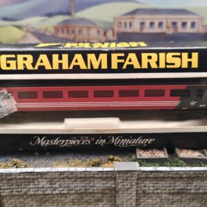 PRE OWNED 371-478 GRAHAM FARISH VIRGIN MK3 TOURIST SECOND COACH 42127