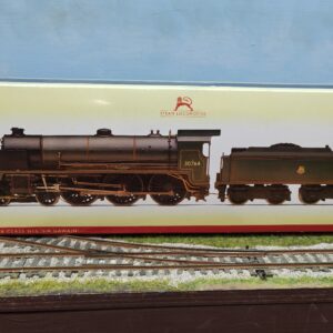 PRE OWNED R2581 HORNBY BR CLASS N15 LINED GREEN EARLY CREST 4-6-0 'SIR GAWAIN' 30764 WEATHERED
