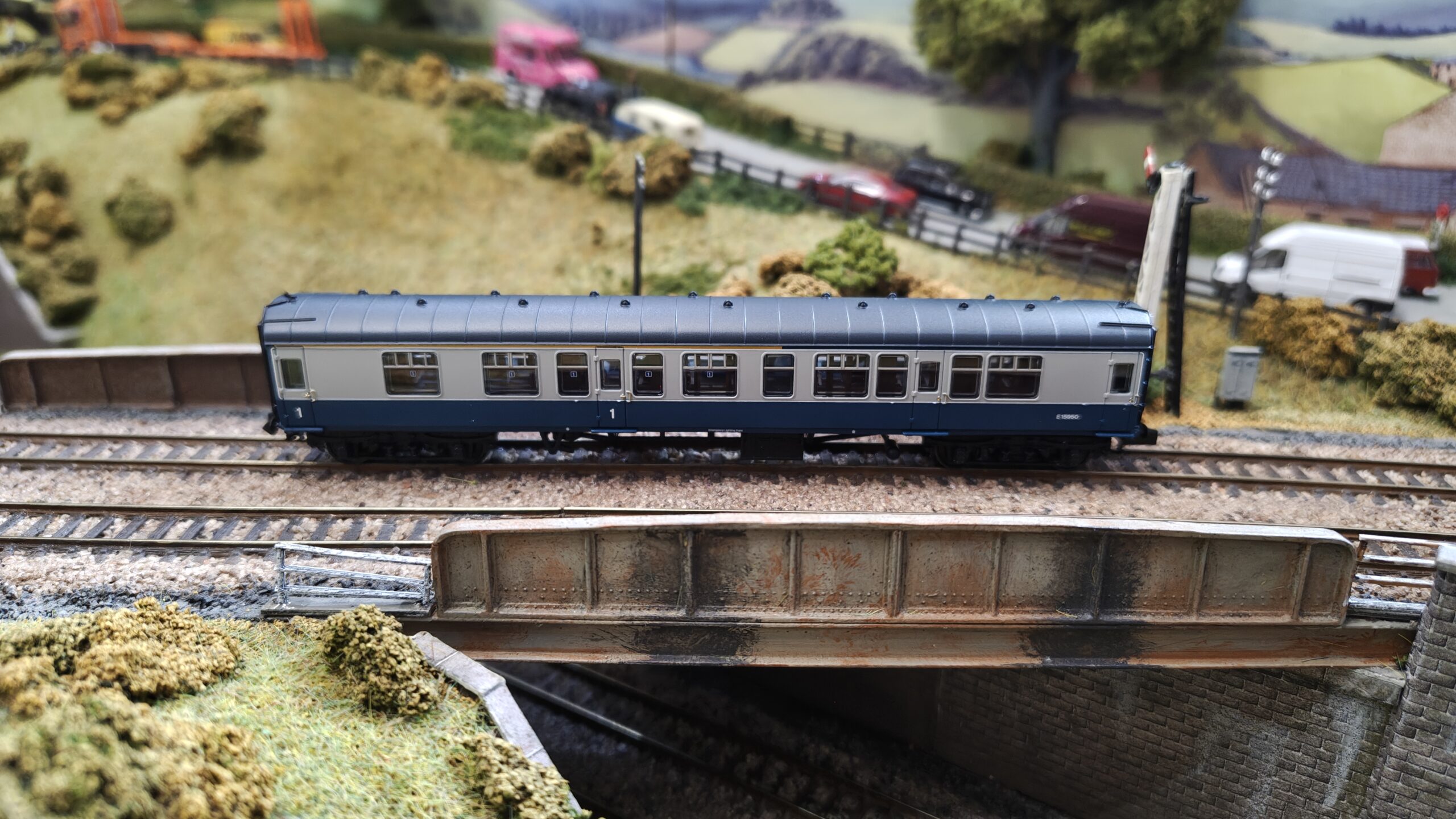 374-258D GRAHAM FARISH BR MK1 CK COMPOSITE CORRIDOR COACH BLUE GREY E15950 - Image 2