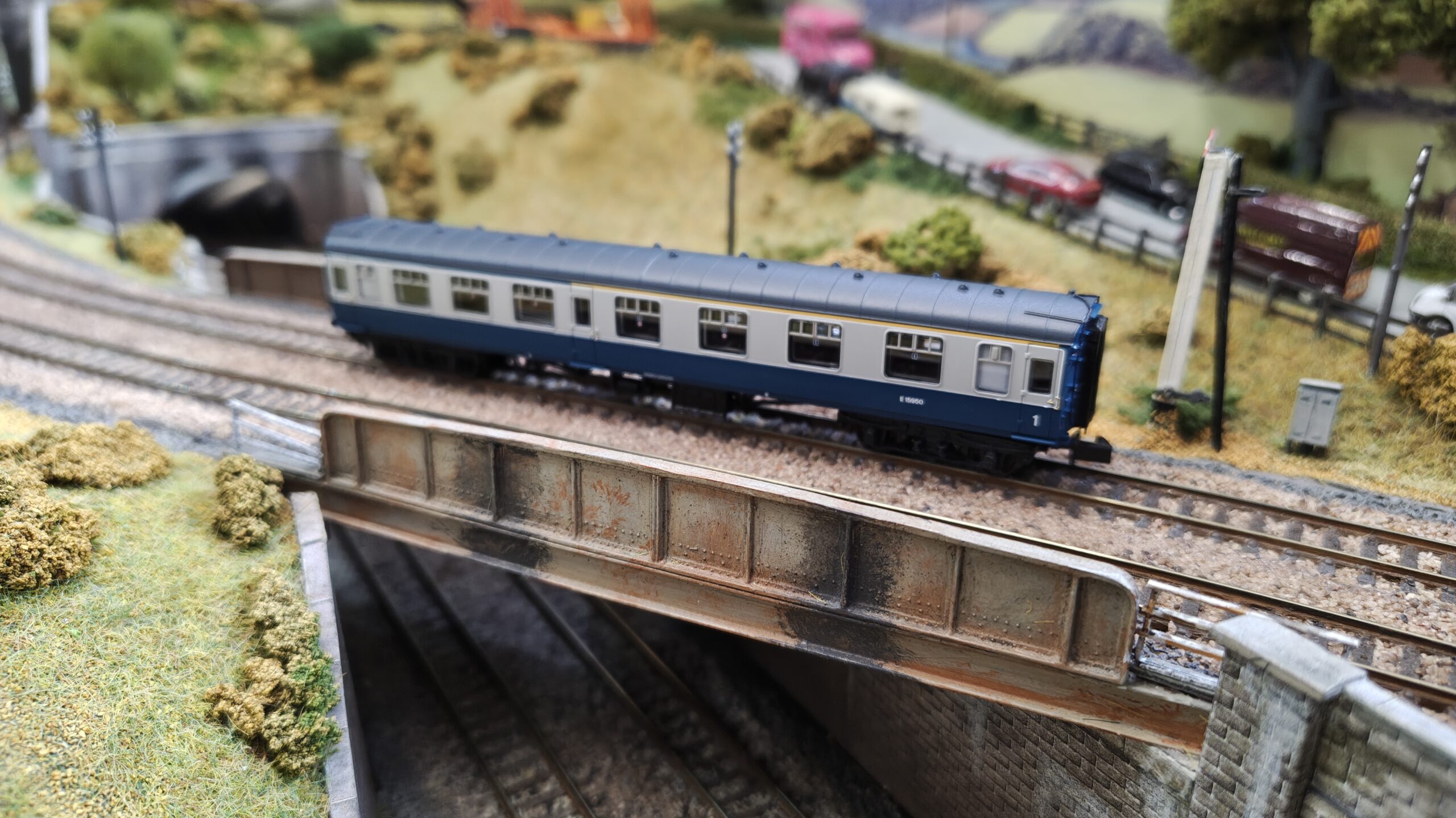 374-258D GRAHAM FARISH BR MK1 CK COMPOSITE CORRIDOR COACH BLUE GREY E15950 - Image 3
