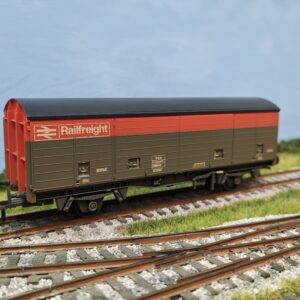 38-144C BACHMANN BR RAILFREIGHT VDA BOX VAN RED GREY WEATHERED 200819